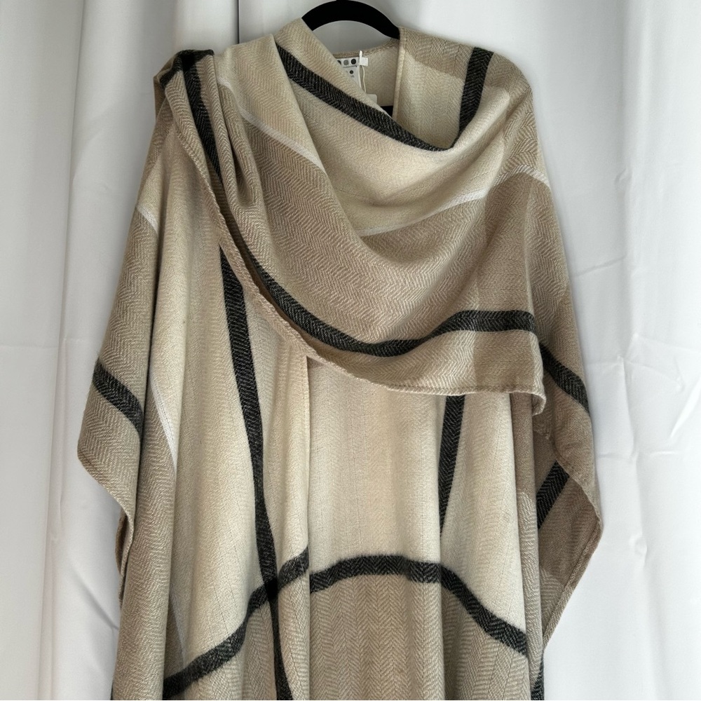 NWT Three Dots Cashmere Blend Wrap Poncho Pashmina- Neutral Plaid One Size